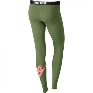 NWOT Nike Leggings Black Logo